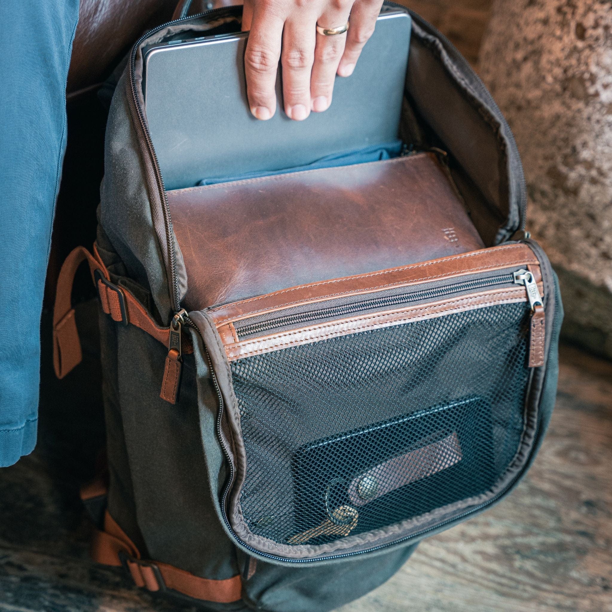 Weatherproof Waxed Canvas Daypack – Tom Beckbe