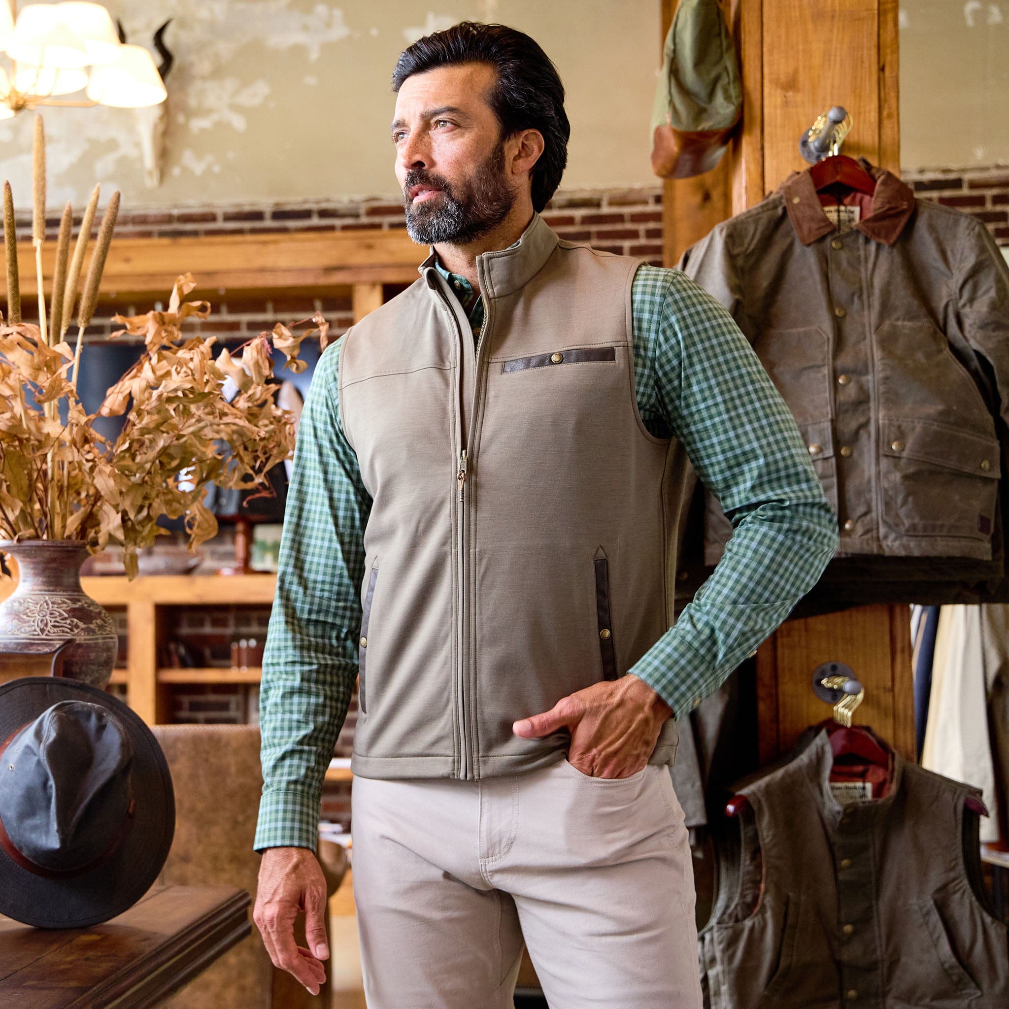Men's Tucker Fleece Vest - Tom Beckbe